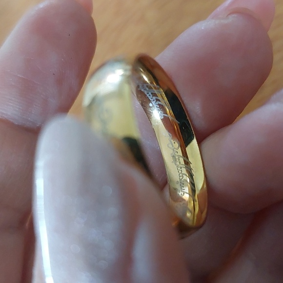 Goldtone LORD OF THE RINGS Band Ring Inscription Sz 11.5 - Picture 5 of 6